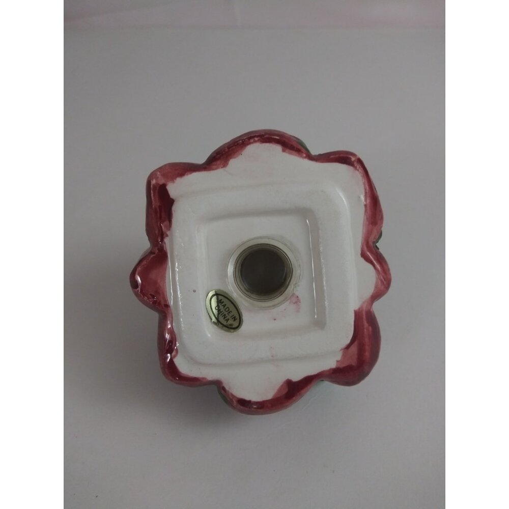 Vintage Basket Of Strawberries Salt & Pepper Shakers - Picture 10 of 11
